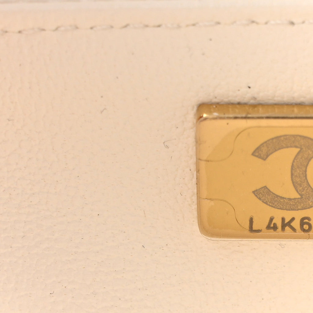 Lambskin Quilted Frame Wallet On Chain WOC White wholesalehk.shop
