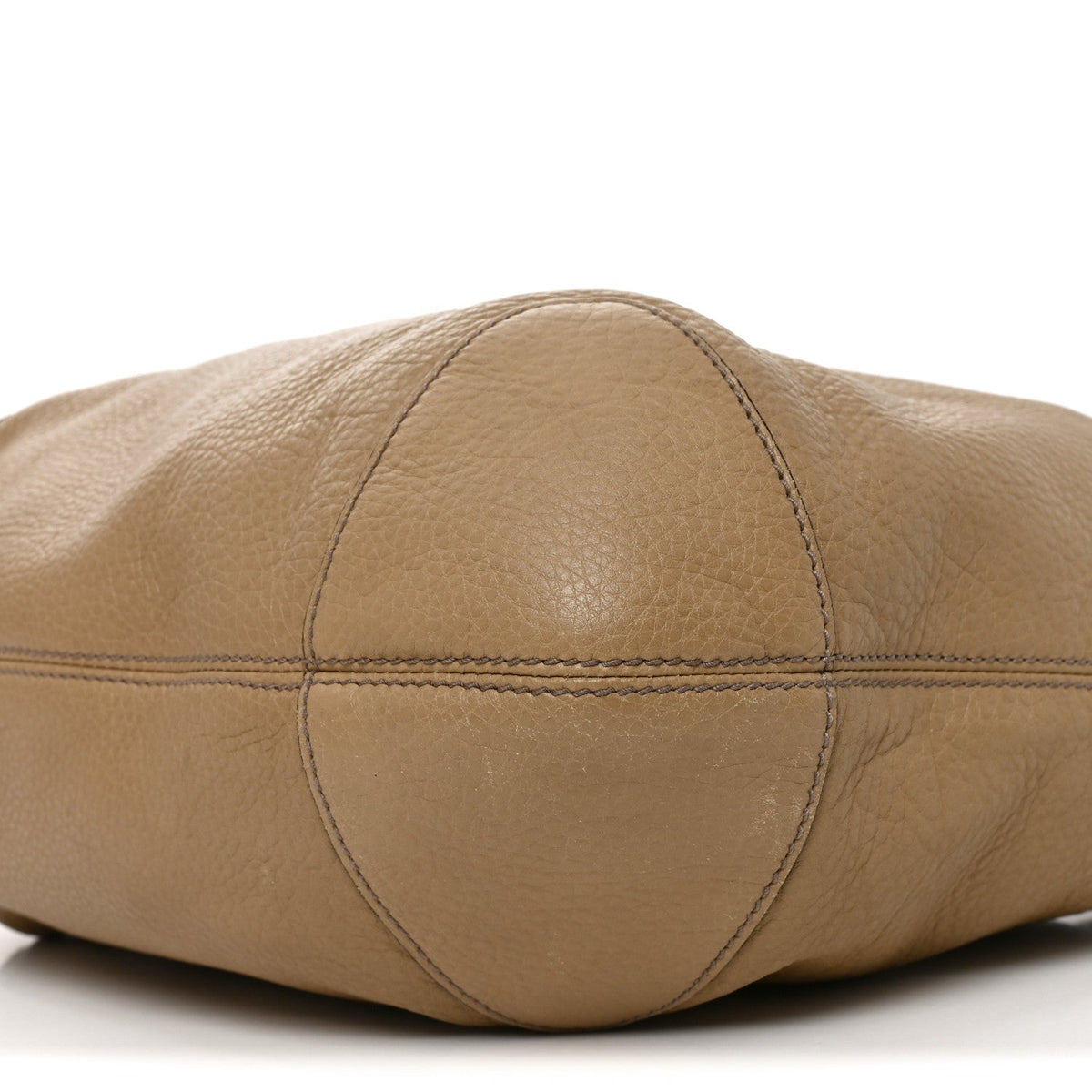 Pebbled Calfskin Medium Soho Chain Hobo Camelia wholesalehk.shop