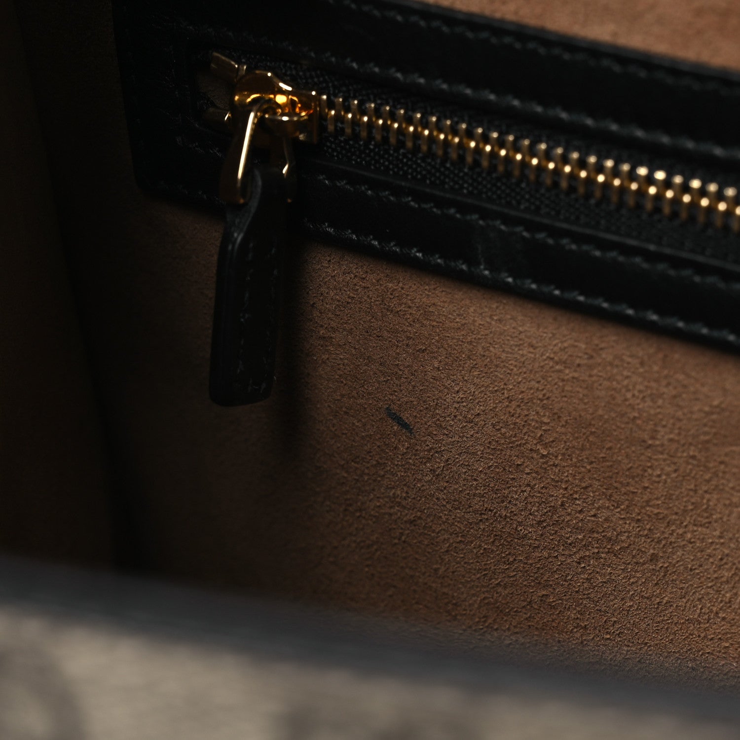 GG Supreme Monogram Calfskin Small Padlock Top Handle Bag Beige Black Cuir £¨ Direct shipment via from wholesalehk.shop