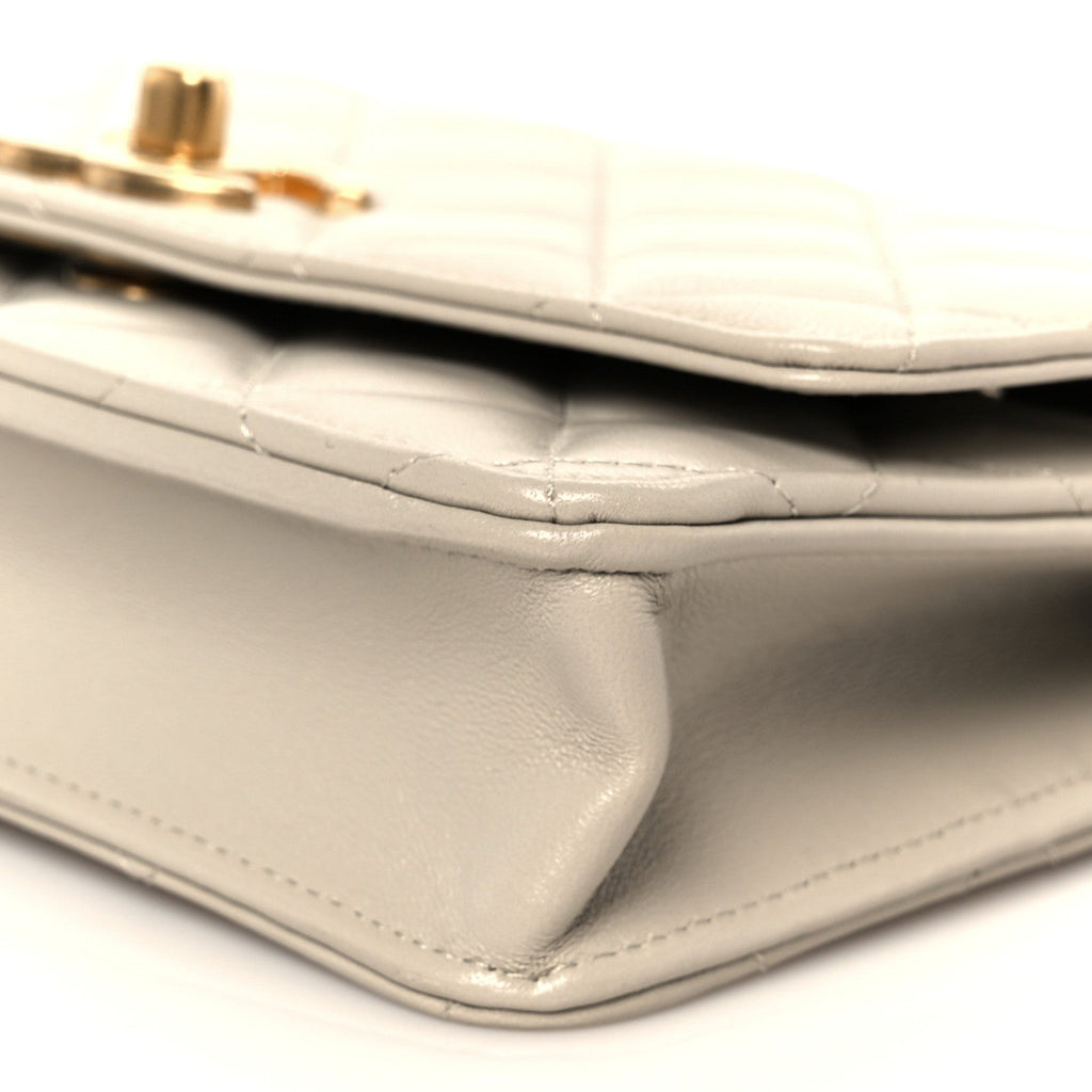 Lambskin Quilted CC Wallet on Chain WOC Light Beige wholesalehk.shop