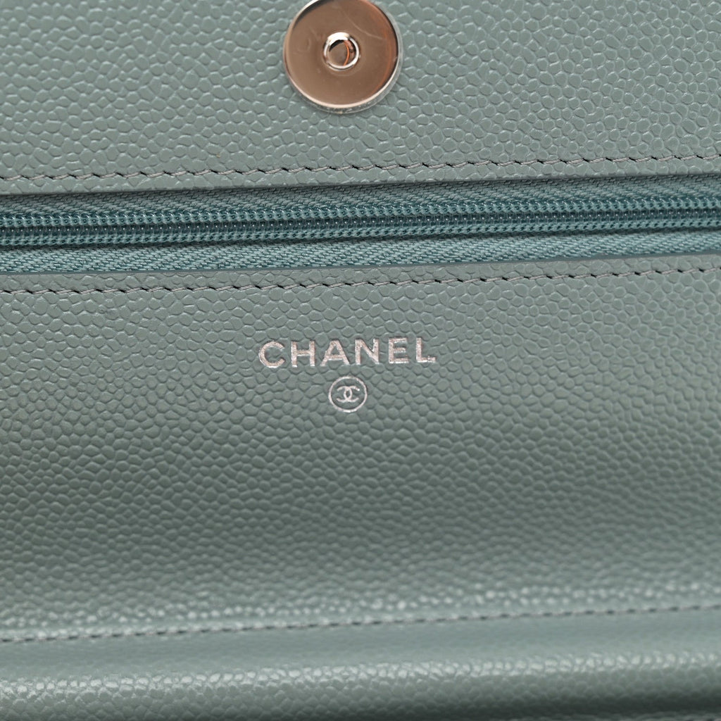 Caviar Quilted Wallet on Chain WOC Light Blue wholesalehk.shop
