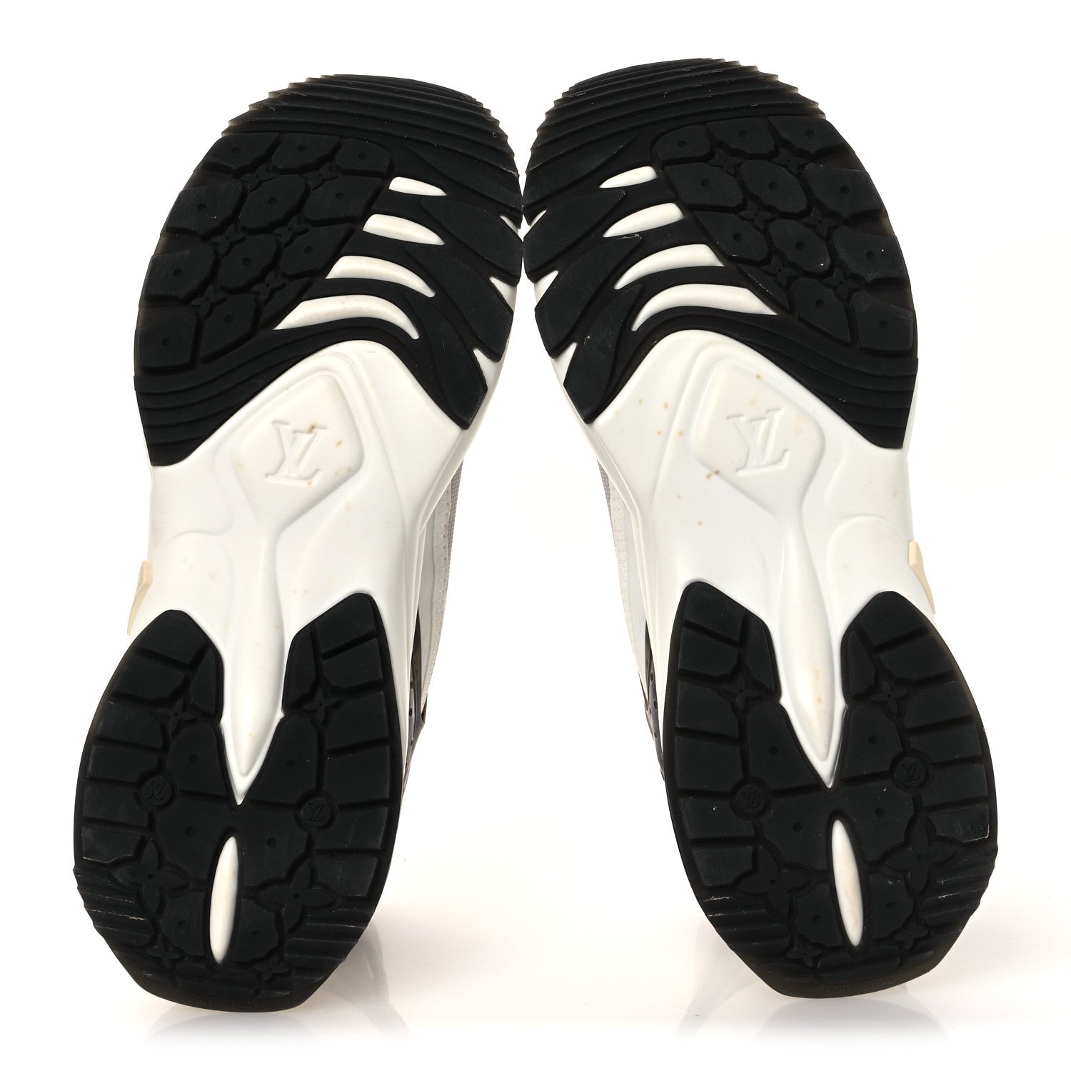 Monogram Calfskin Run 55 Sneakers 38 White £¨ Direct shipment via from wholesalehk.shop