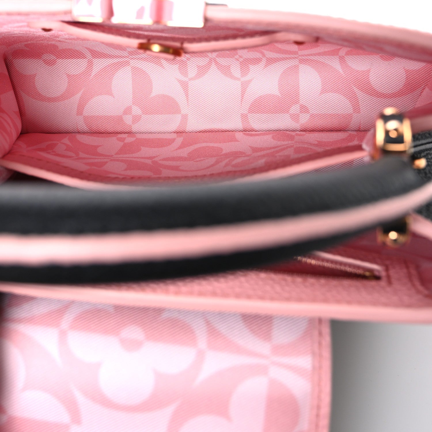 Taurillon Capucines BB Black Pink £¨ Direct shipment via from wholesalehk.shop