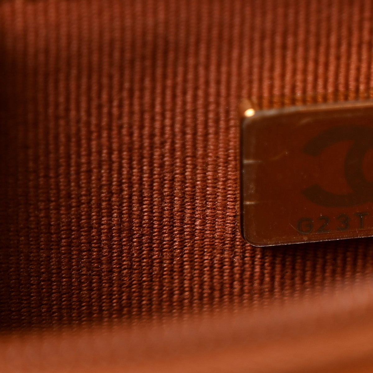 Shiny Caviar Quilted Strass Wallet On Chain WOC Light Brown wholesalehk.shop