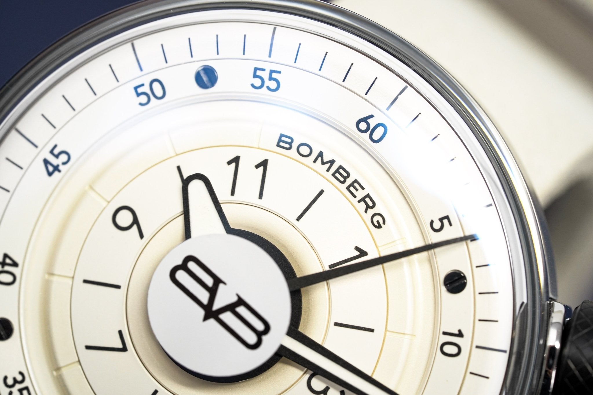 Bomberg Men's Watch BB-01 Ivory wholesalehk.shop