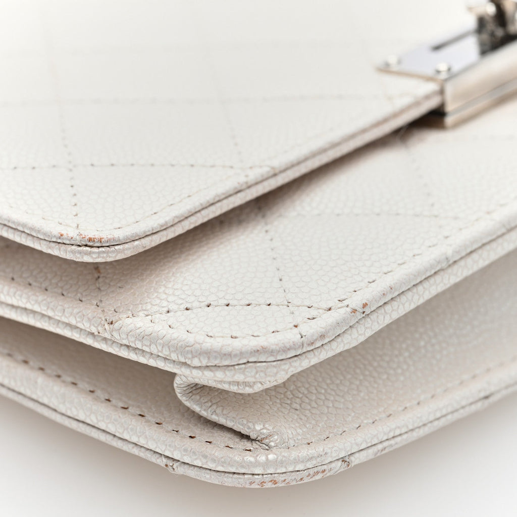 Iridescent Caviar Quilted Golden Class Wallet On Chain WOC White wholesalehk.shop