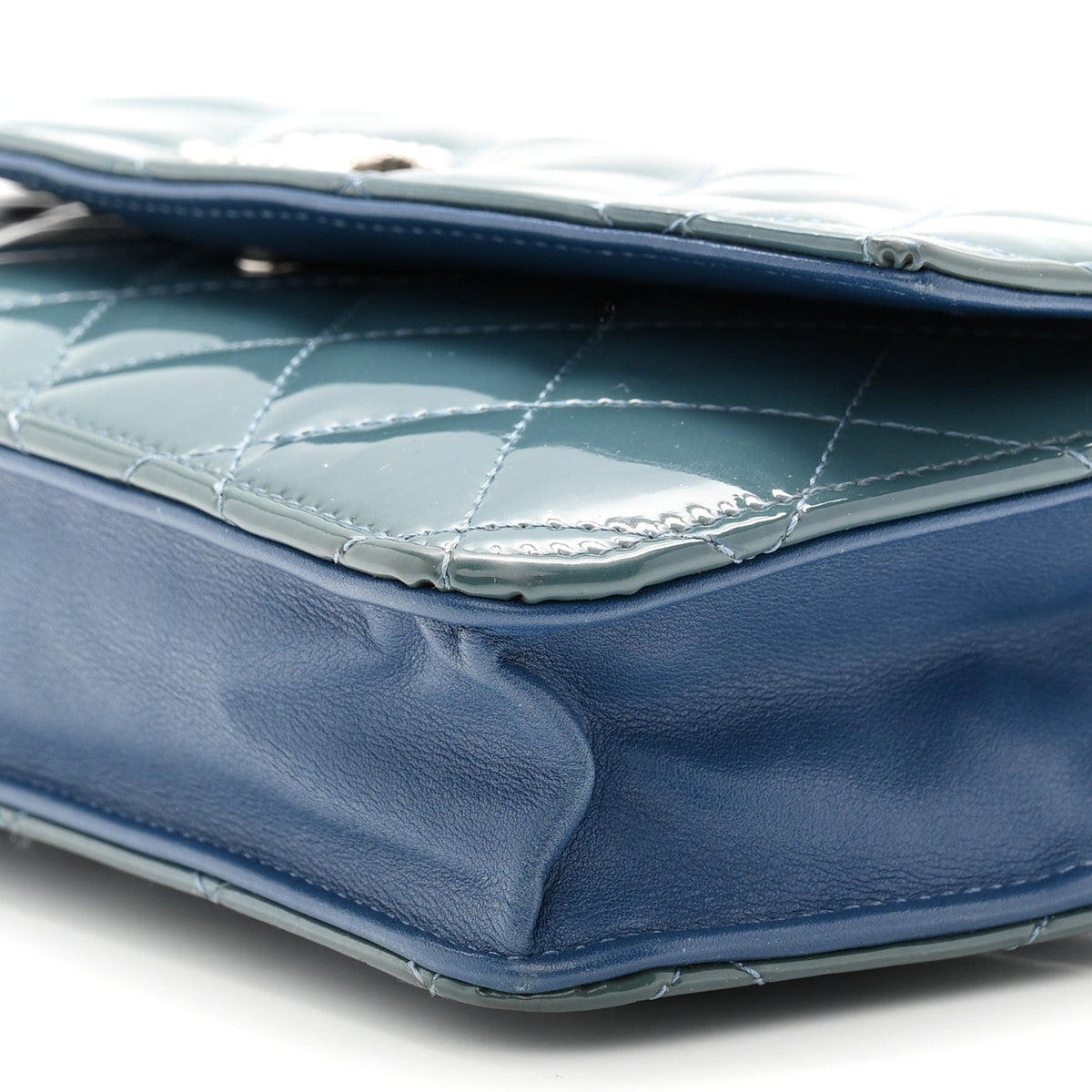 Patent Quilted Brilliant Wallet On Chain WOC Blue wholesalehk.shop