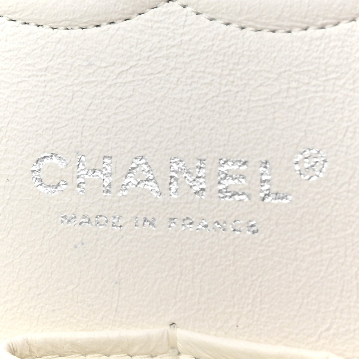 Caviar Quilted Medium Double Flap White wholesalehk.shop