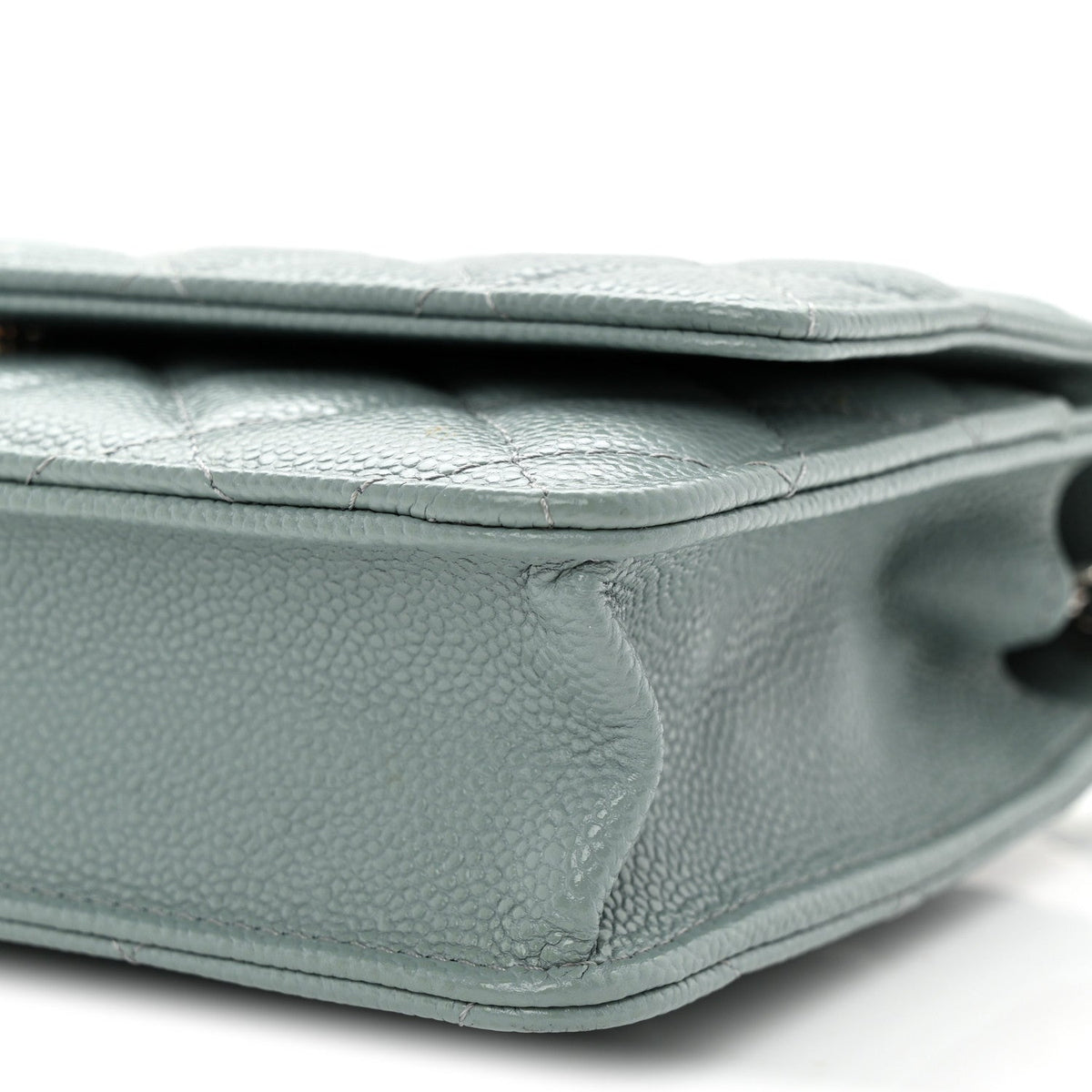 Caviar Quilted Wallet on Chain WOC Light Blue wholesalehk.shop