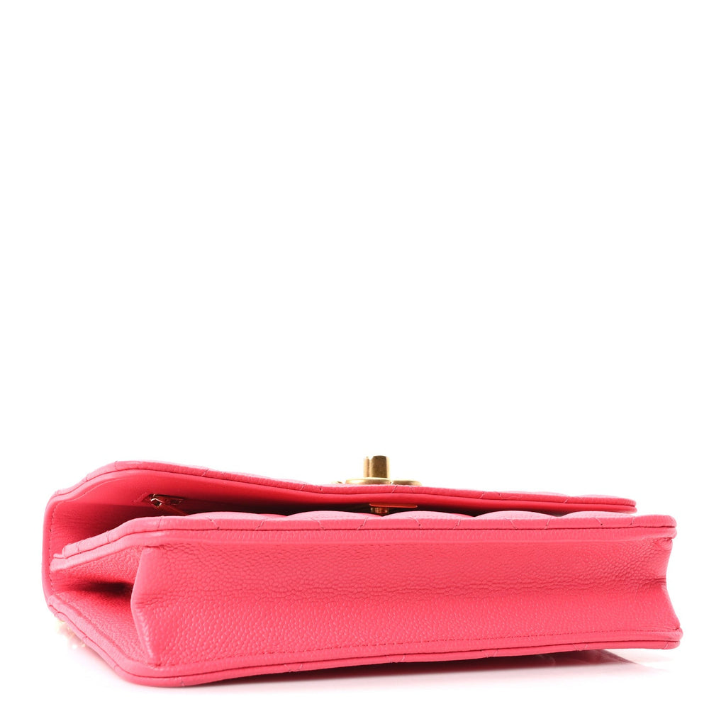 Caviar Quilted Sweetheart Wallet On Chain WOC Fuchsia wholesalehk.shop