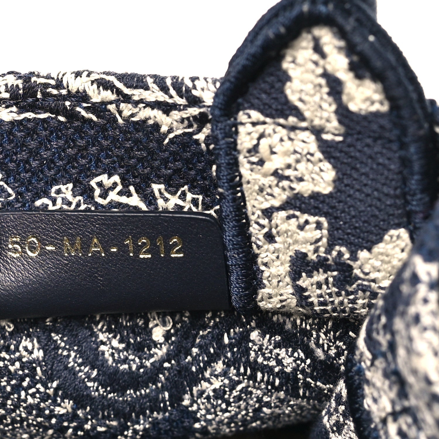 Canvas Toile de Jouy Reverse Embroidered Mini Book Tote Phone Bag Blue £¨ Direct shipment via from wholesalehk.shop