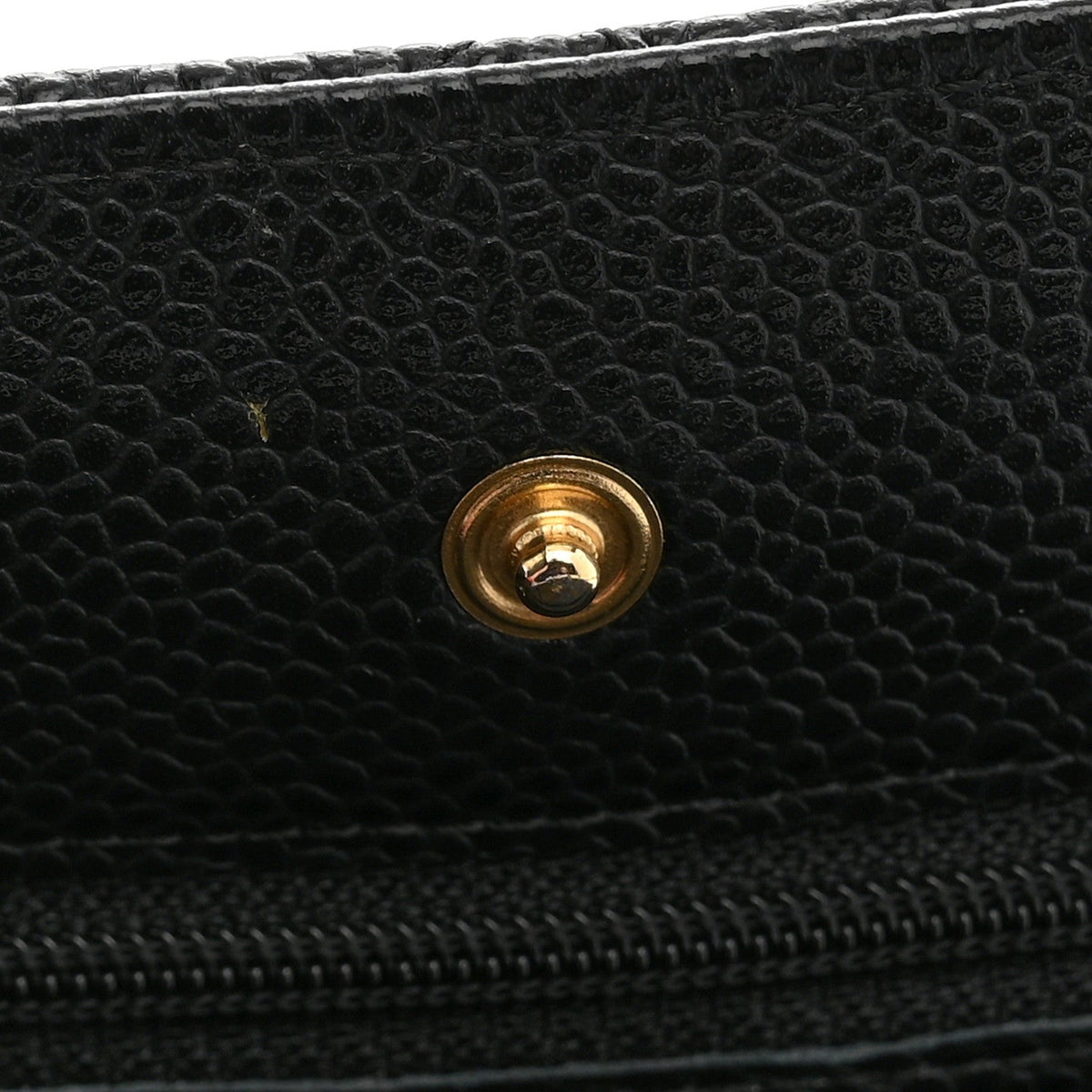Caviar Quilted Wallet on Chain WOC Black wholesalehk.shop