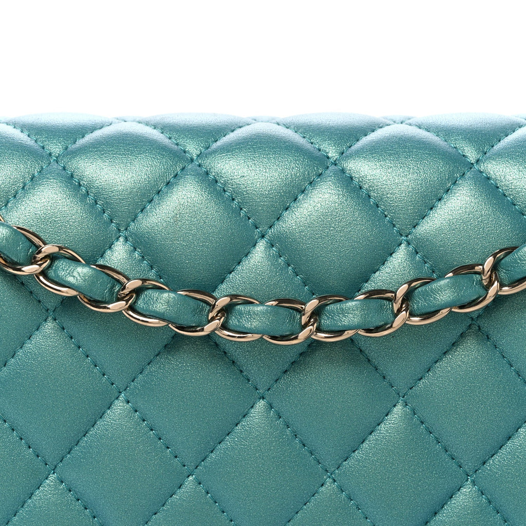 Iridescent Caviar Quilted Medium Double Flap Green wholesalehk.shop