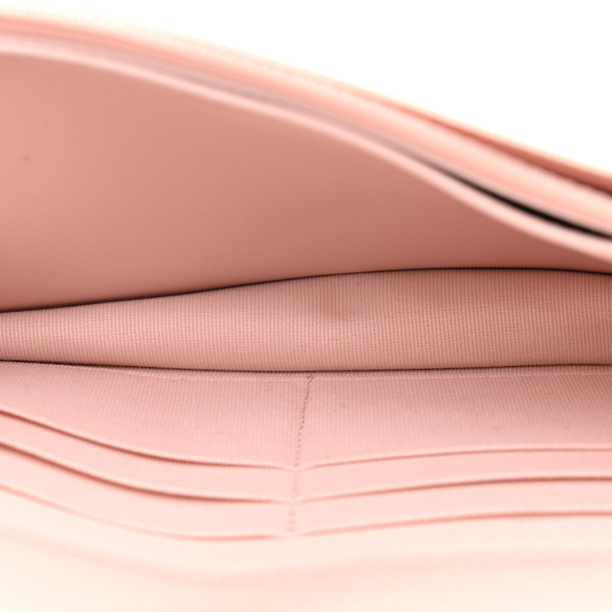 Caviar Quilted Crystal Enamel CC Wallet On Chain WOC Light Pink wholesalehk.shop