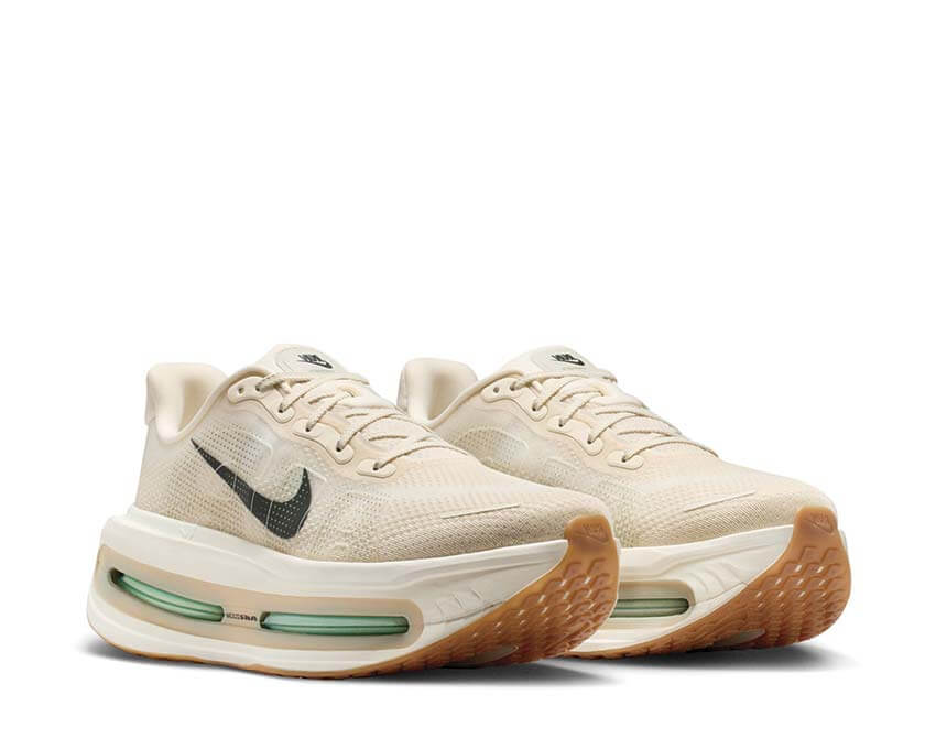Nike Vomero Premium "Sanddrift"