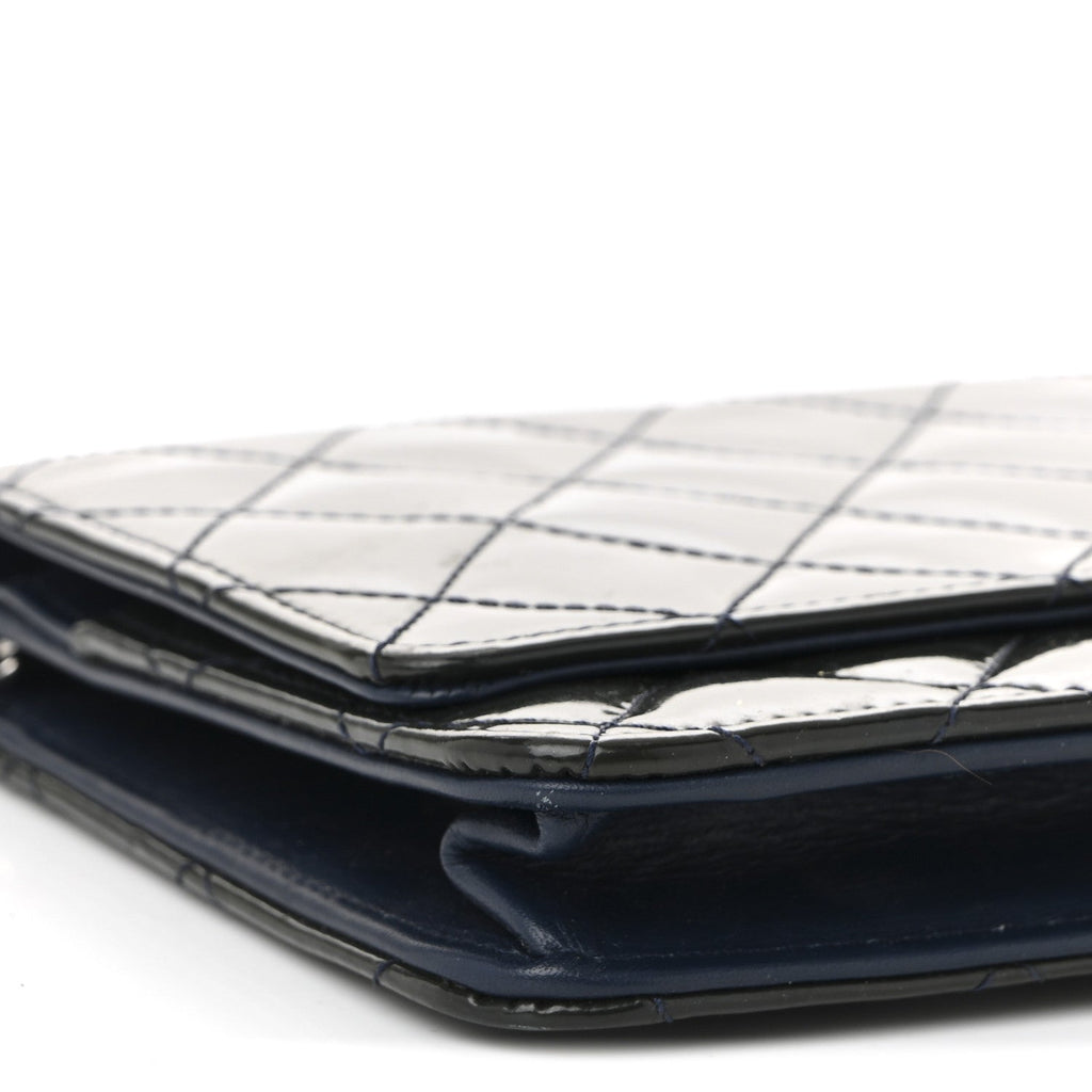 Patent Quilted Wallet On Chain WOC Navy Blue wholesalehk.shop