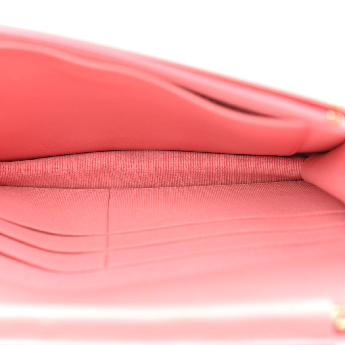 Caviar Quilted Wallet on Chain WOC Pink wholesalehk.shop