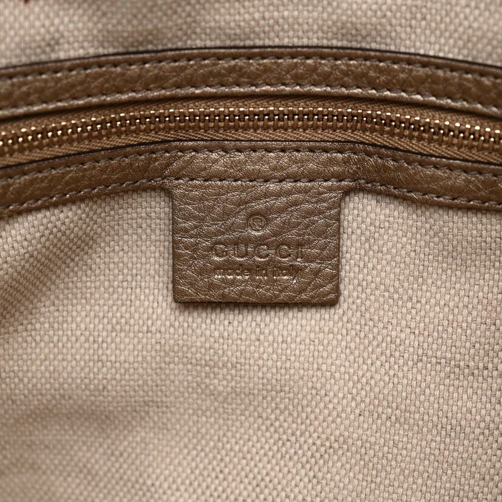 Metallic Pebbled Calfskin Medium Soho Chain Shoulder Bag Golden Beige wholesalehk.shop