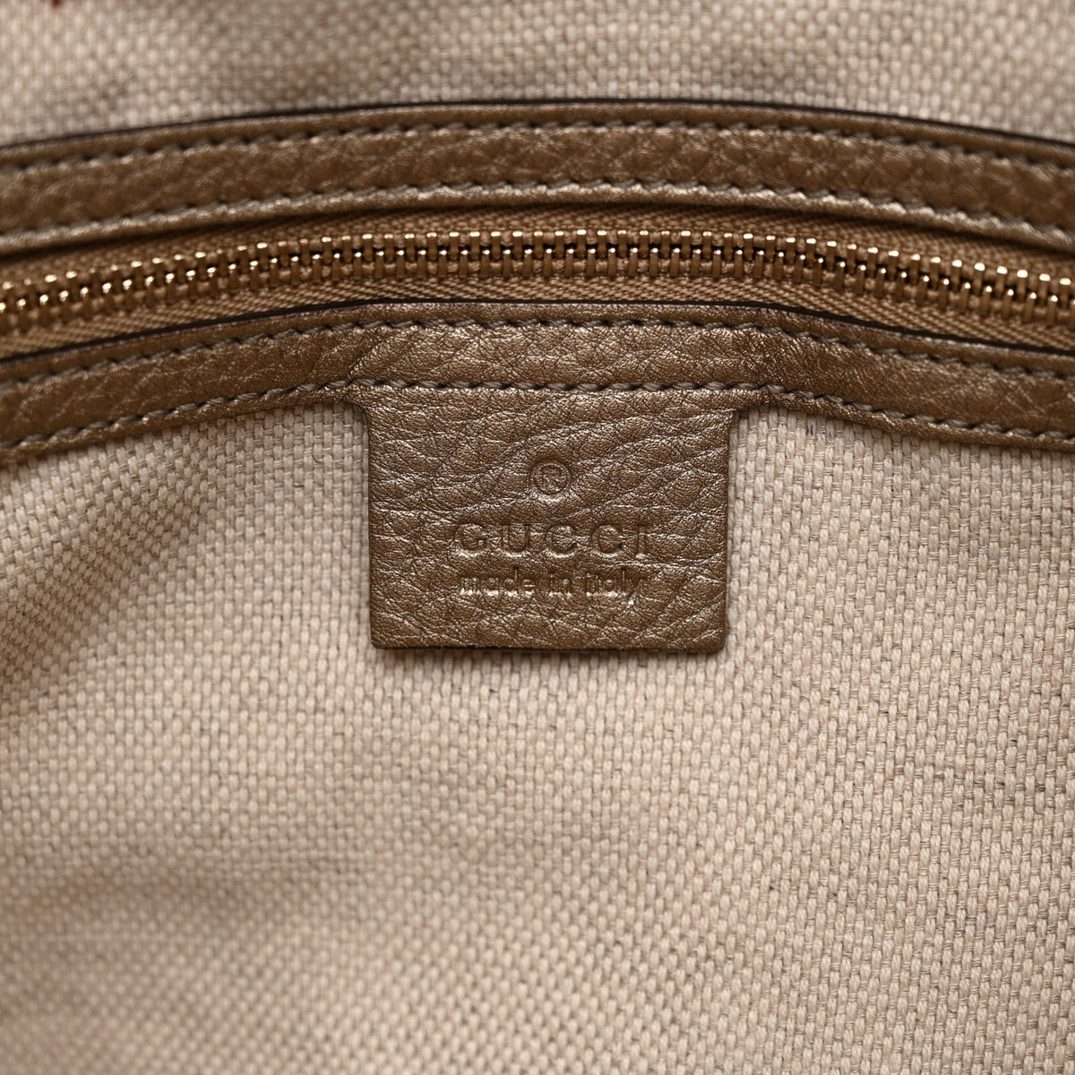 Metallic Pebbled Calfskin Medium Soho Chain Shoulder Bag Golden Beige wholesalehk.shop
