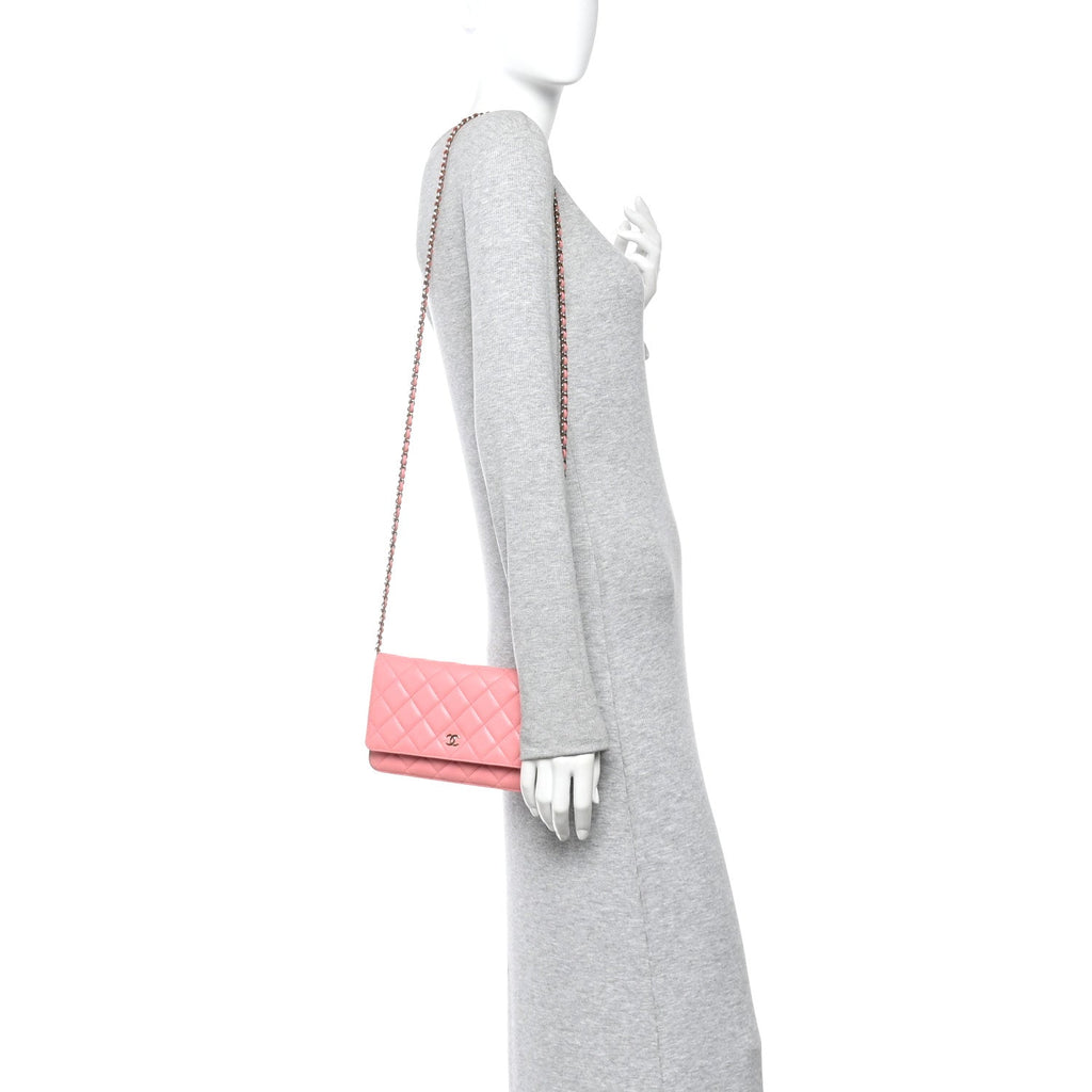 Caviar Quilted Wallet on Chain WOC Pink wholesalehk.shop