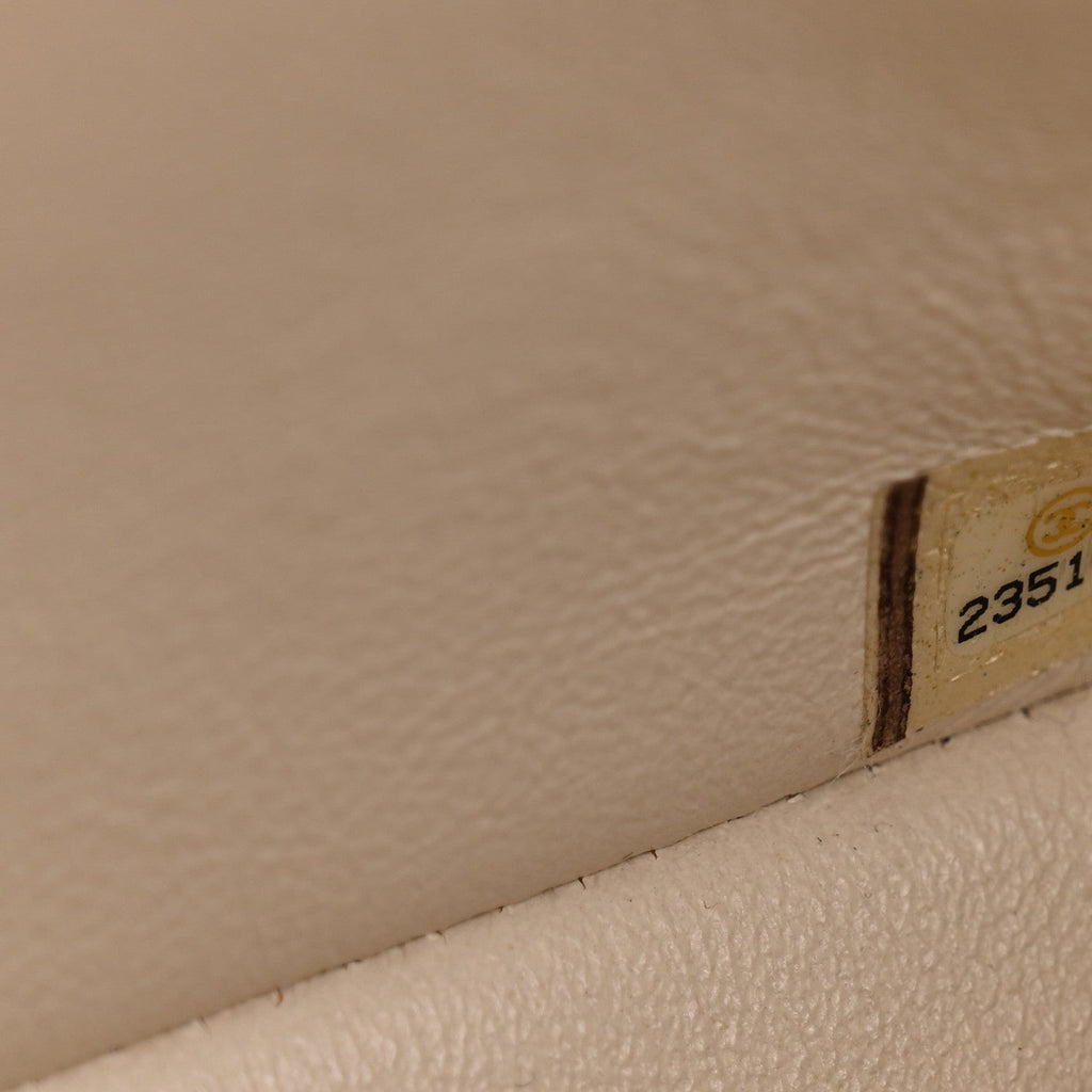 Caviar Quilted Medium Double Flap White wholesalehk.shop