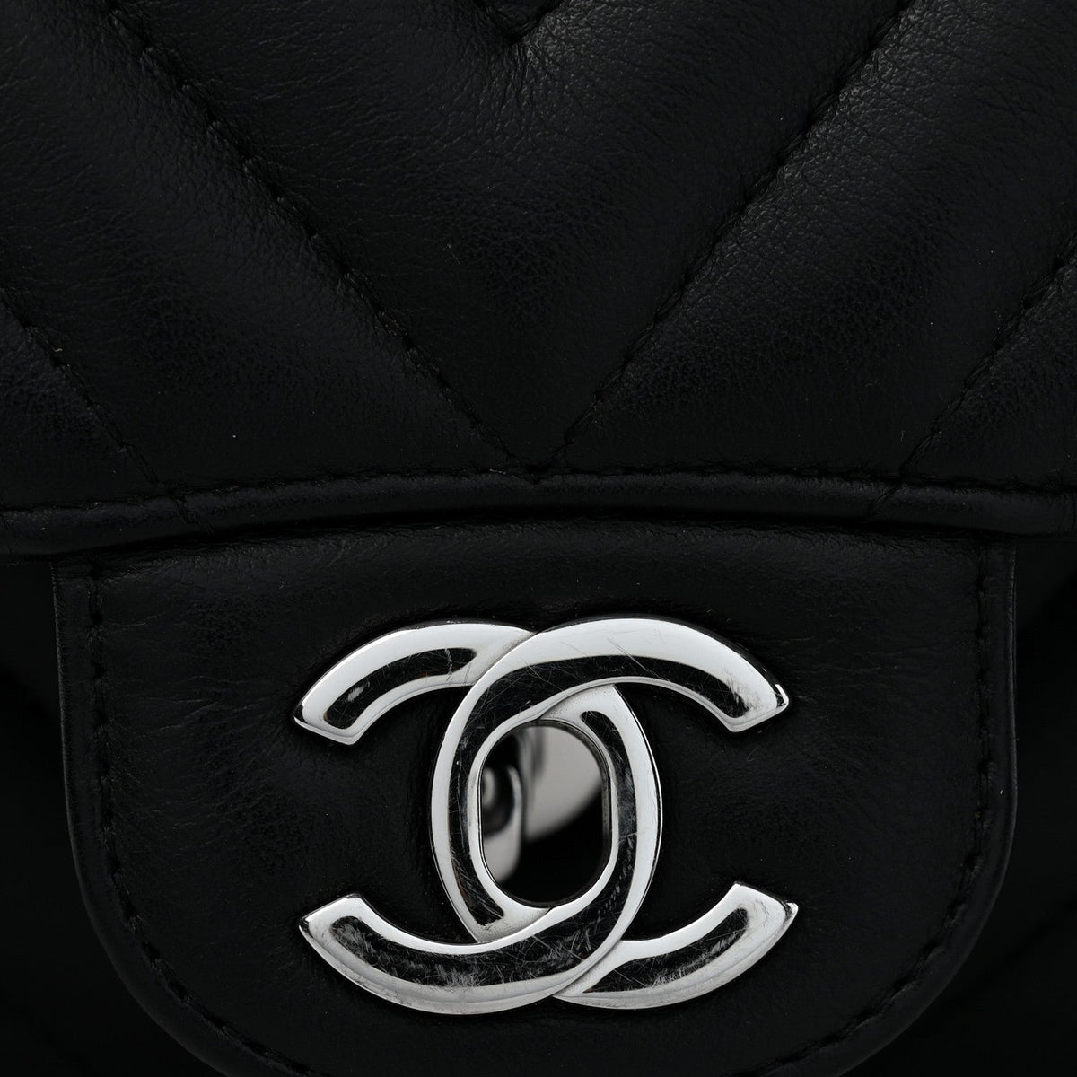 Lambskin Chevron Quilted Medium Double Flap Black wholesalehk.shop