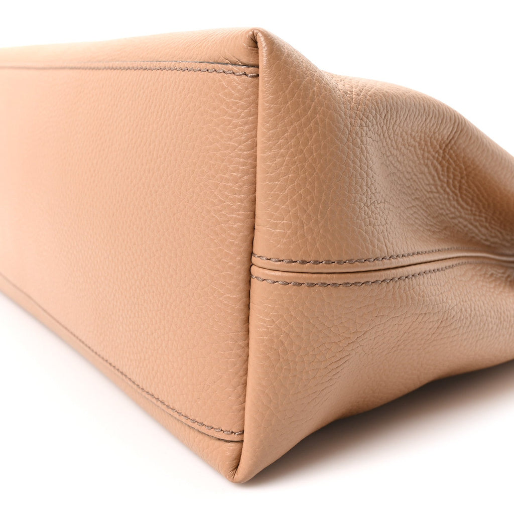 Pebbled Calfskin Medium Soho Chain Shoulder Bag Camelia wholesalehk.shop