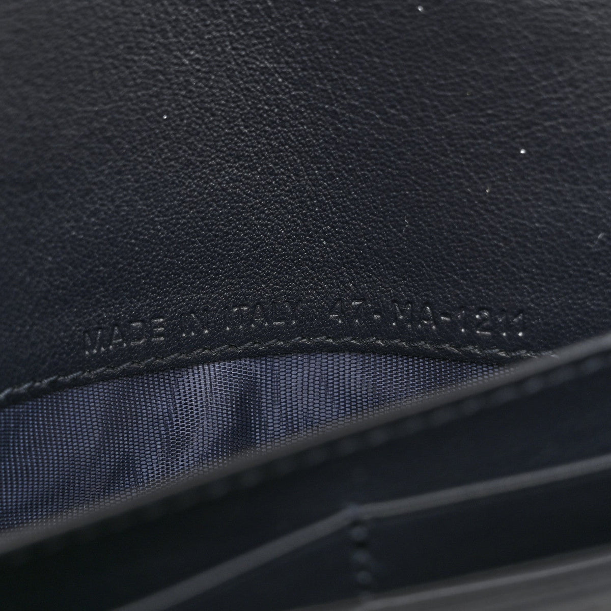 Oblique Saddle Chain Long Wallet Blue wholesalehk.shop