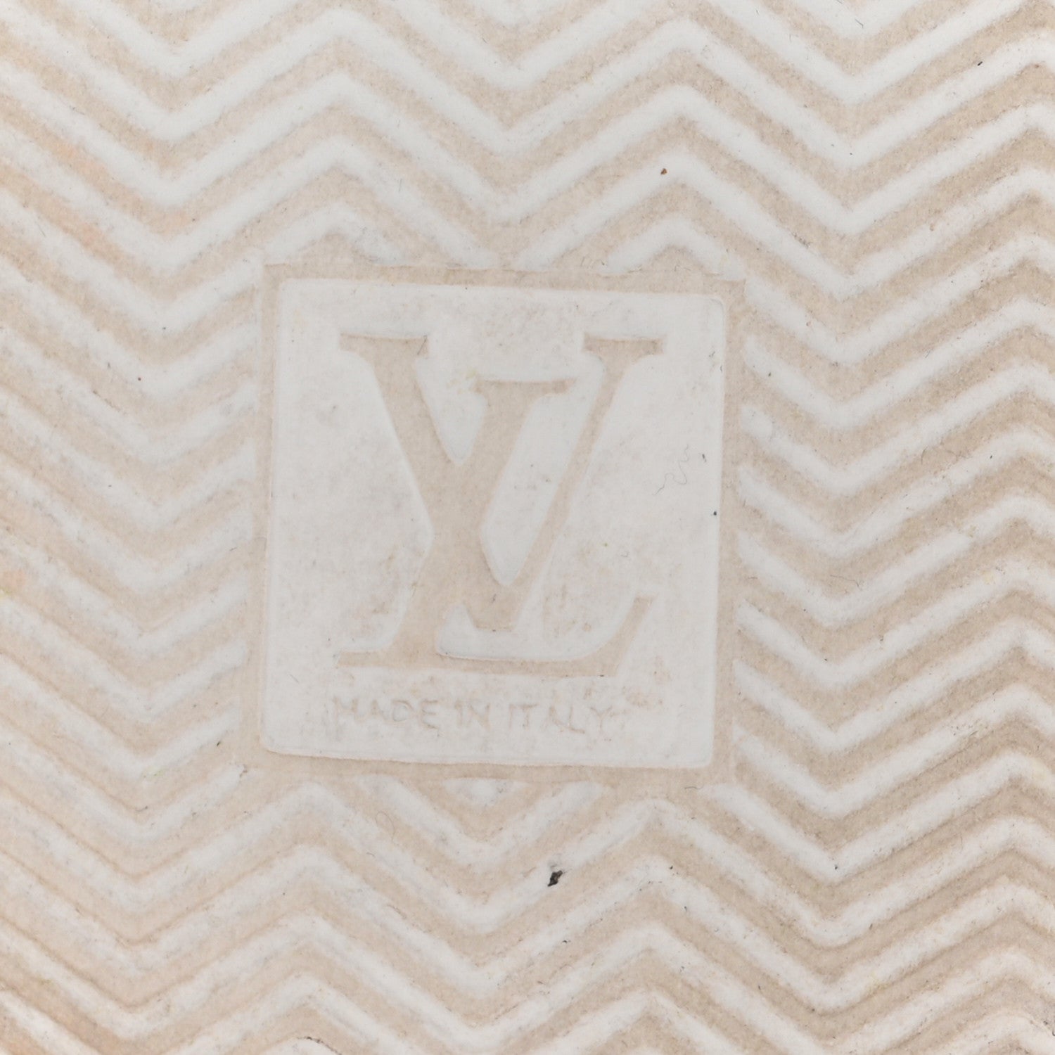 Grained Calfskin Embossed Monogram Mens Beverly Hills Sneakers 8.5 White £¨ Direct shipment via from wholesalehk.shop