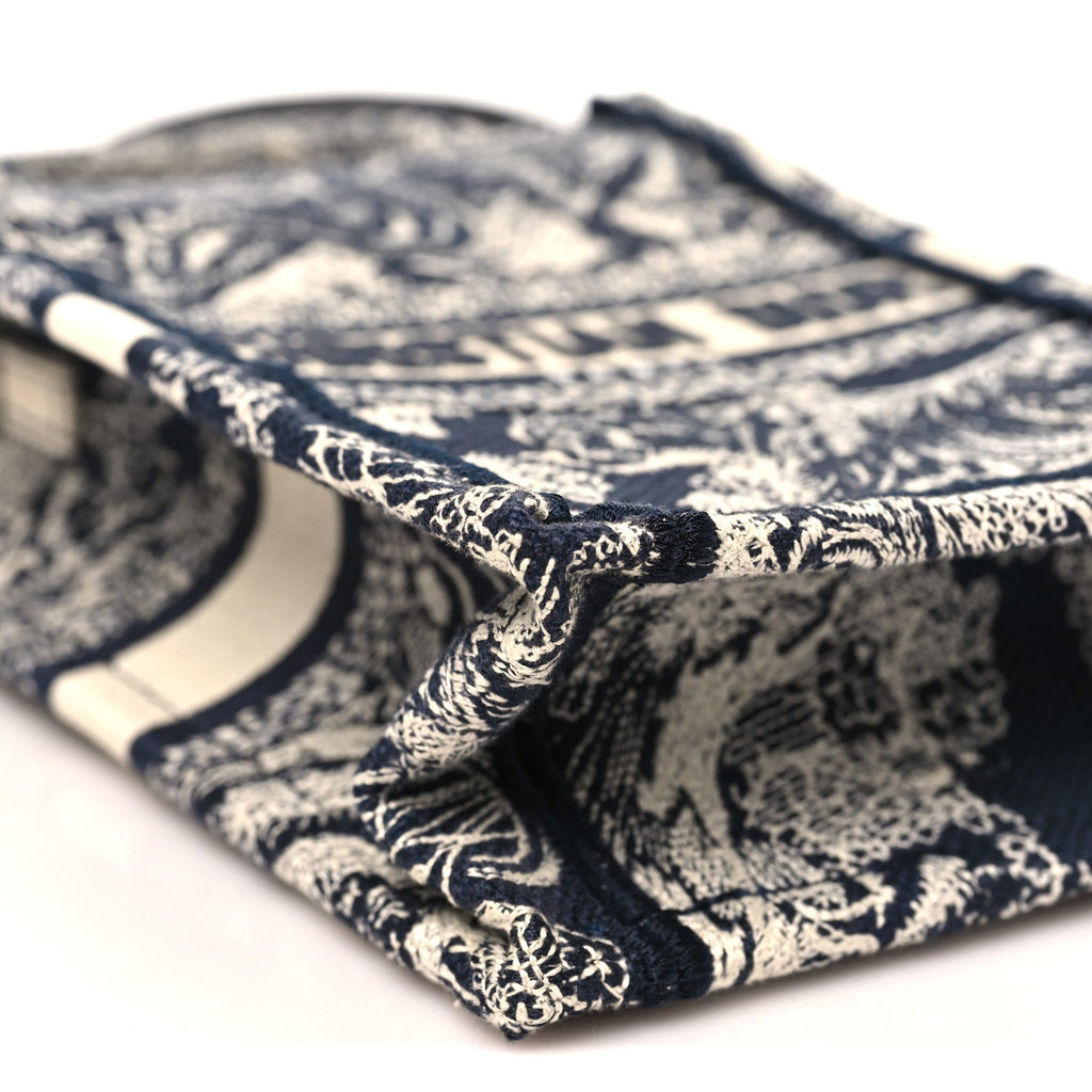 Canvas Toile de Jouy Reverse Embroidered Mini Book Tote Phone Bag Blue £¨ Direct shipment via from wholesalehk.shop