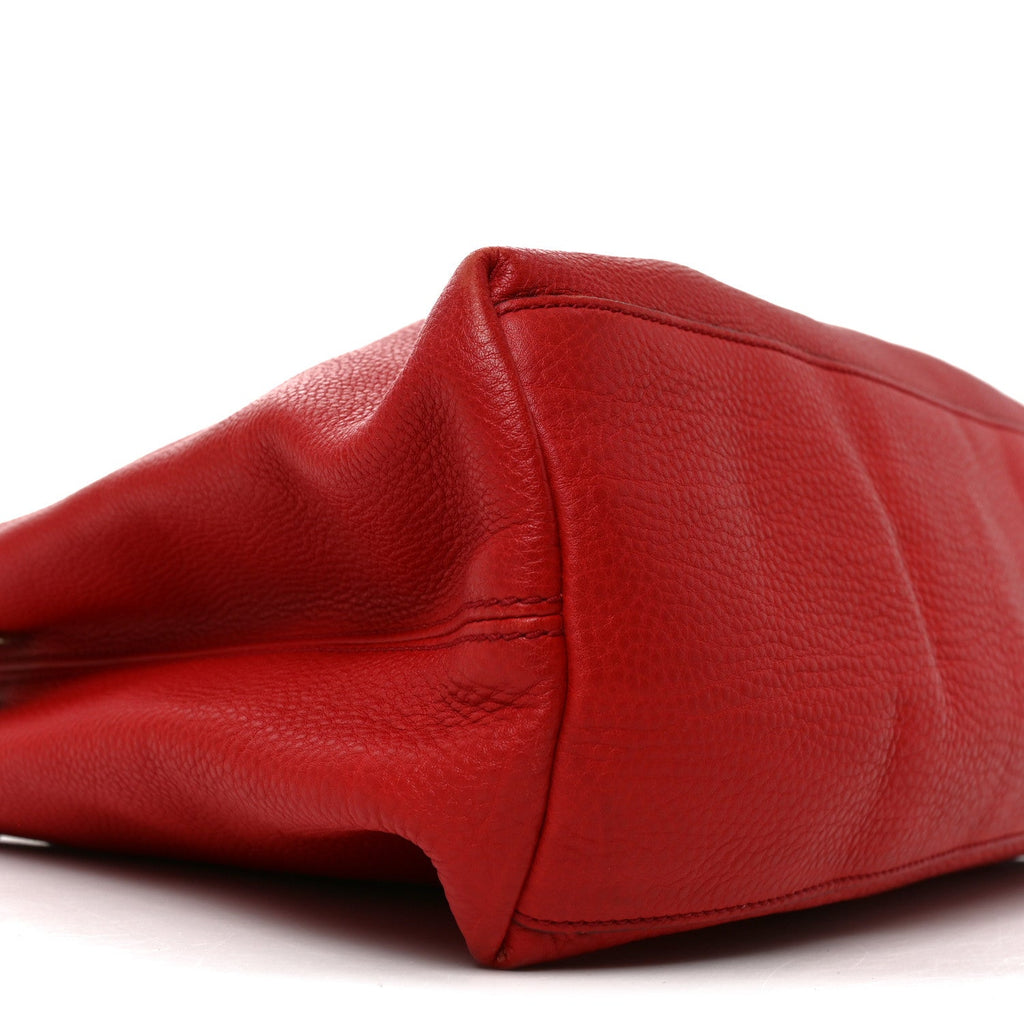 Pebbled Calfskin Medium Soho Chain Shoulder Bag Tabasco Red wholesalehk.shop