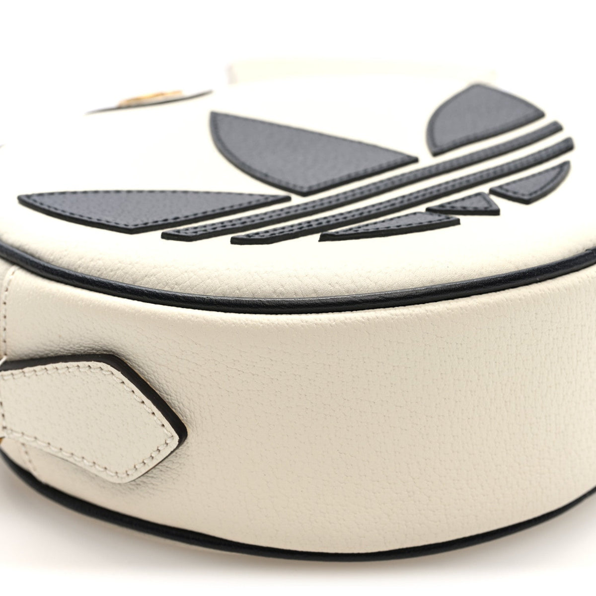 X ADIDAS Textured Dollar Calfskin Web Trefoil Logo Small Ophidia Round Shoulder Bag Off White Black wholesalehk.shop