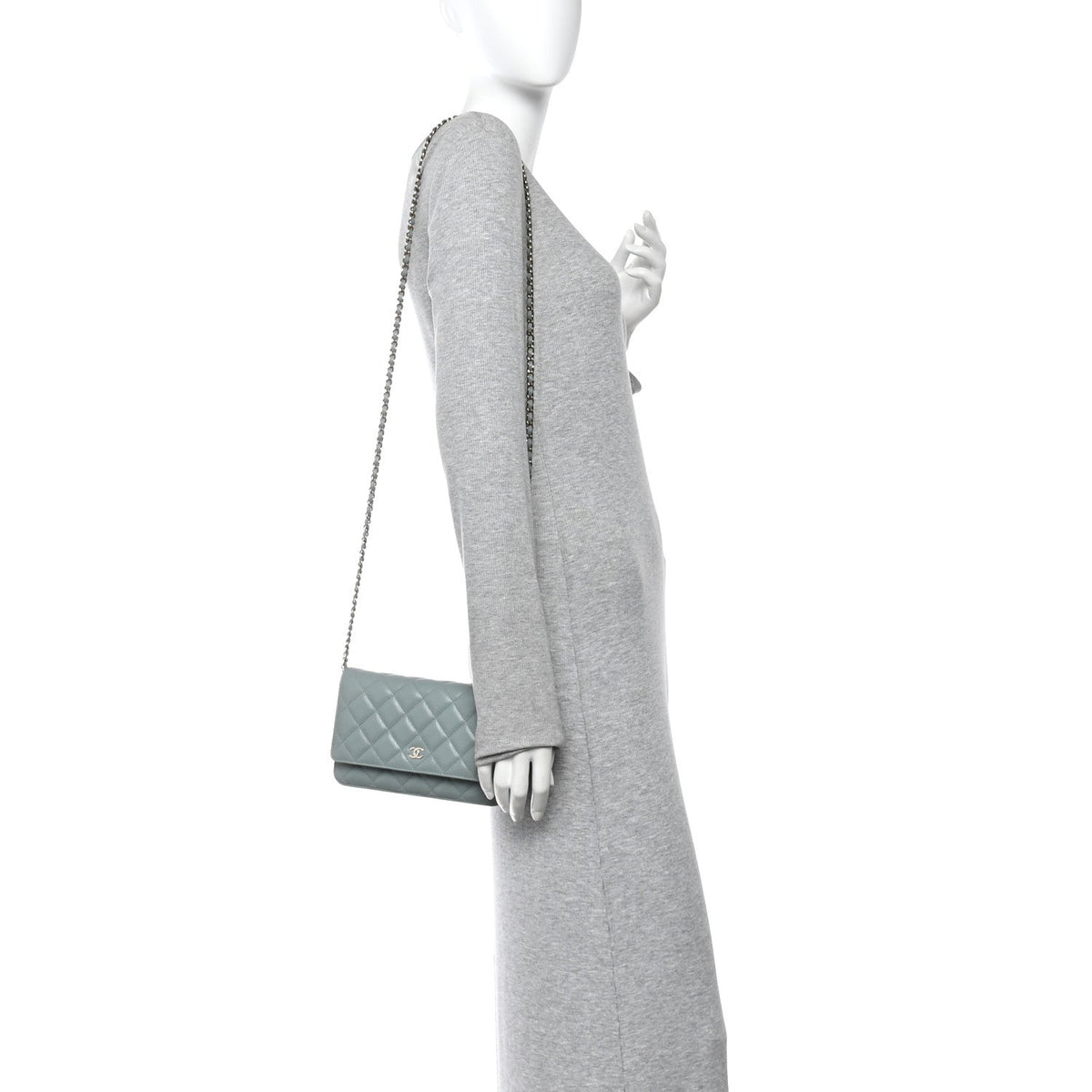 Caviar Quilted Wallet on Chain WOC Light Blue wholesalehk.shop