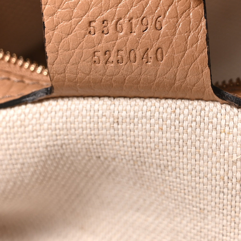 Pebbled Calfskin Medium Soho Chain Shoulder Bag Camelia wholesalehk.shop