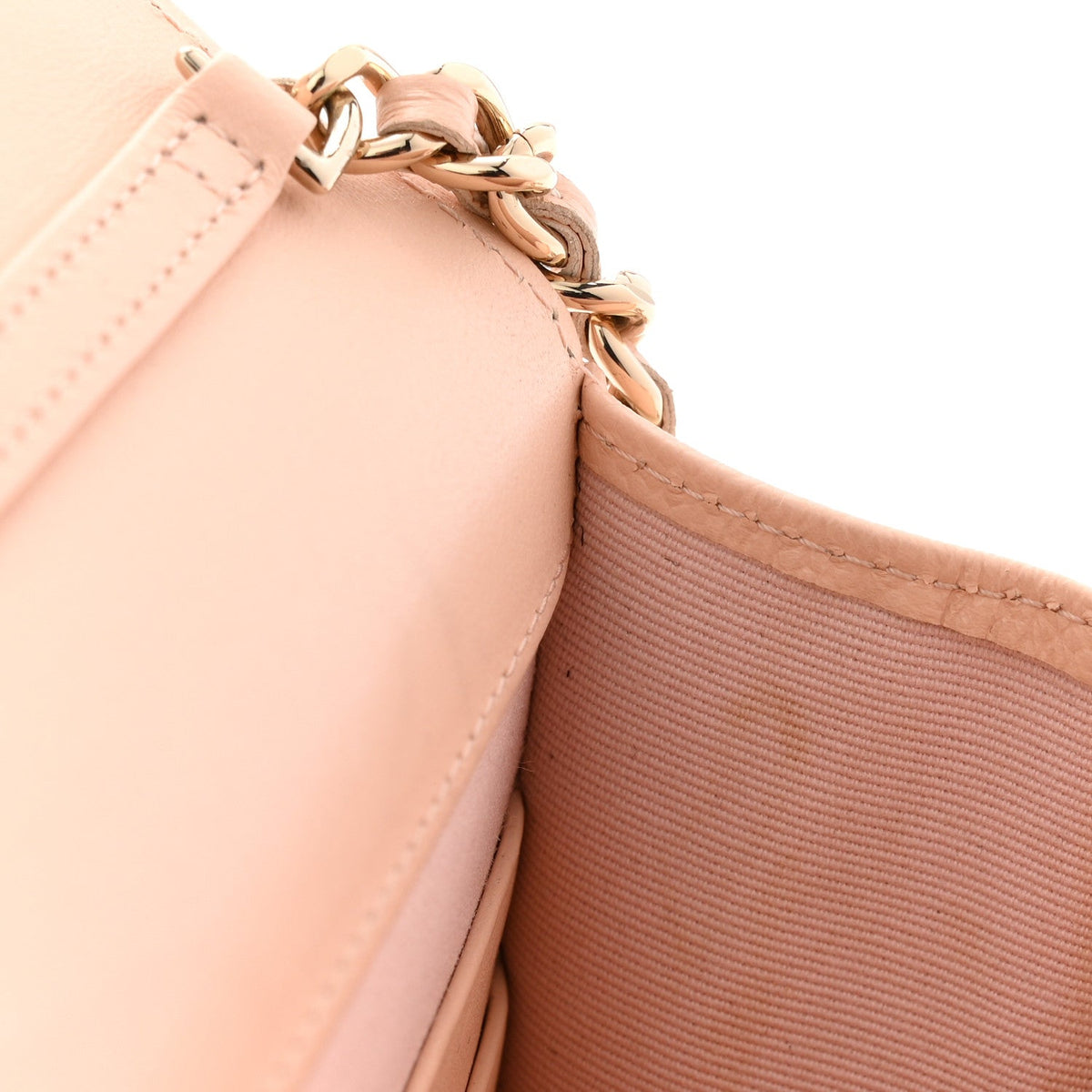 Caviar Quilted CC Turnlock Wallet On Chain WOC Beige wholesalehk.shop