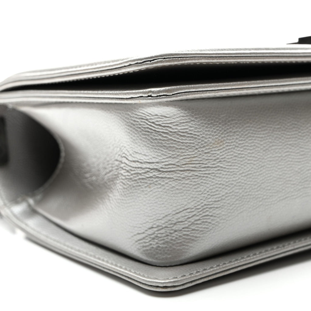 Metallic Caviar Chevron Quilted Medium Boy Flap Silver wholesalehk.shop