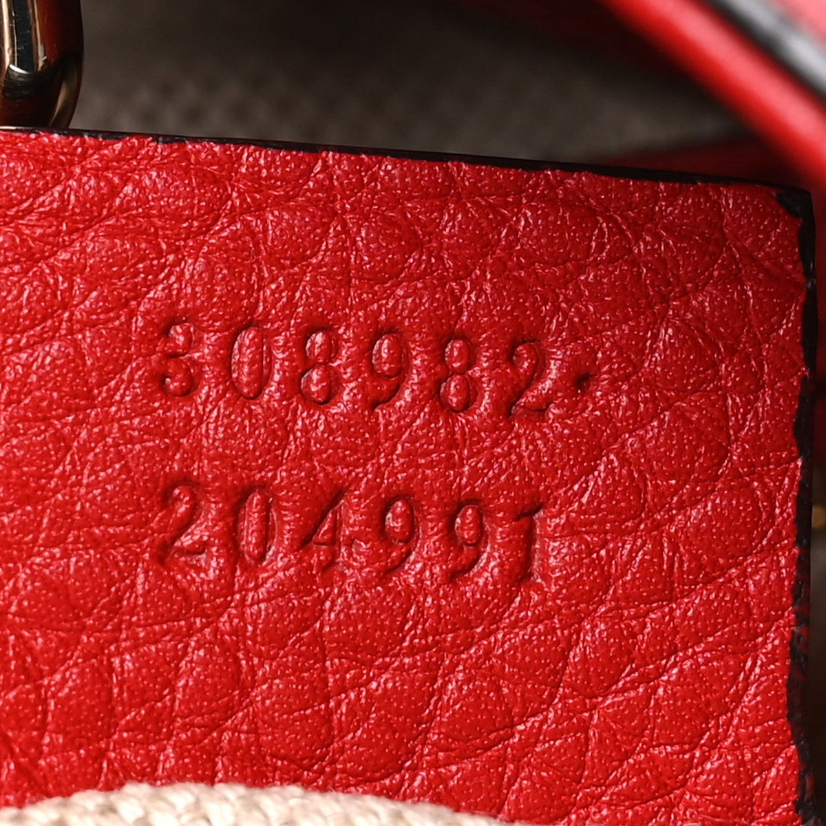 Pebbled Calfskin Medium Soho Chain Shoulder Bag Tabasco Red wholesalehk.shop