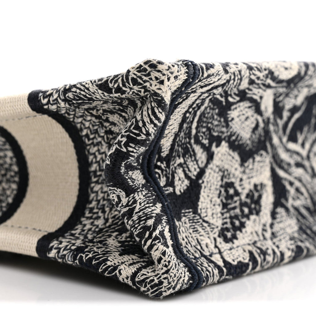 Canvas Embroidered Toile De Jouy Reverse Mini Book Tote With Strap Blue Multicolor £¨ Direct shipment via from wholesalehk.shop