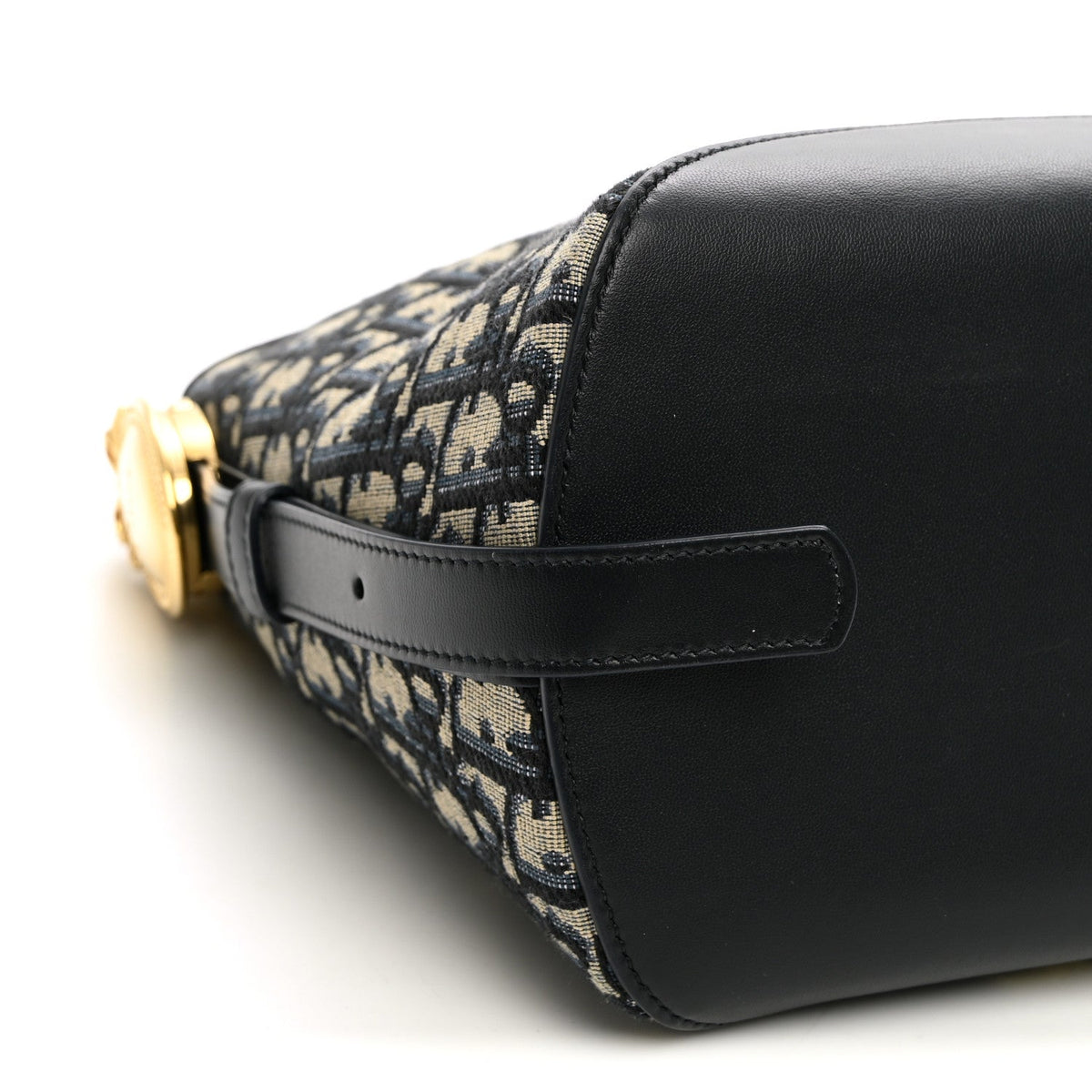 Oblique Calfskin Small Medaillon Bucket Bag Blue wholesalehk.shop
