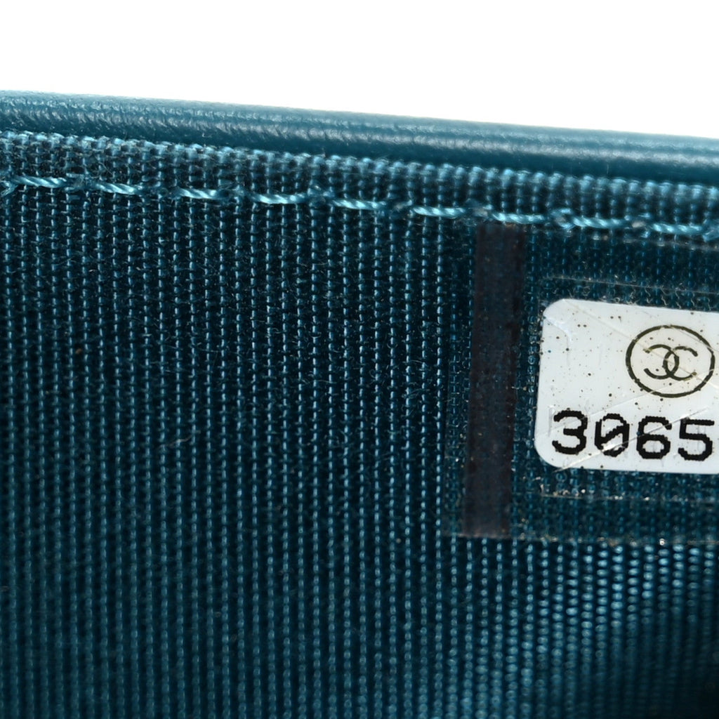Caviar Quilted Boy Wallet On Chain WOC Blue wholesalehk.shop