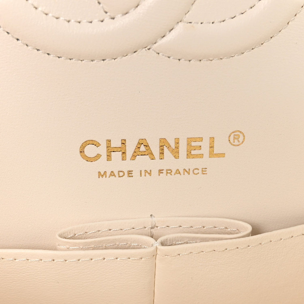 Caviar Quilted Medium Double Flap White wholesalehk.shop