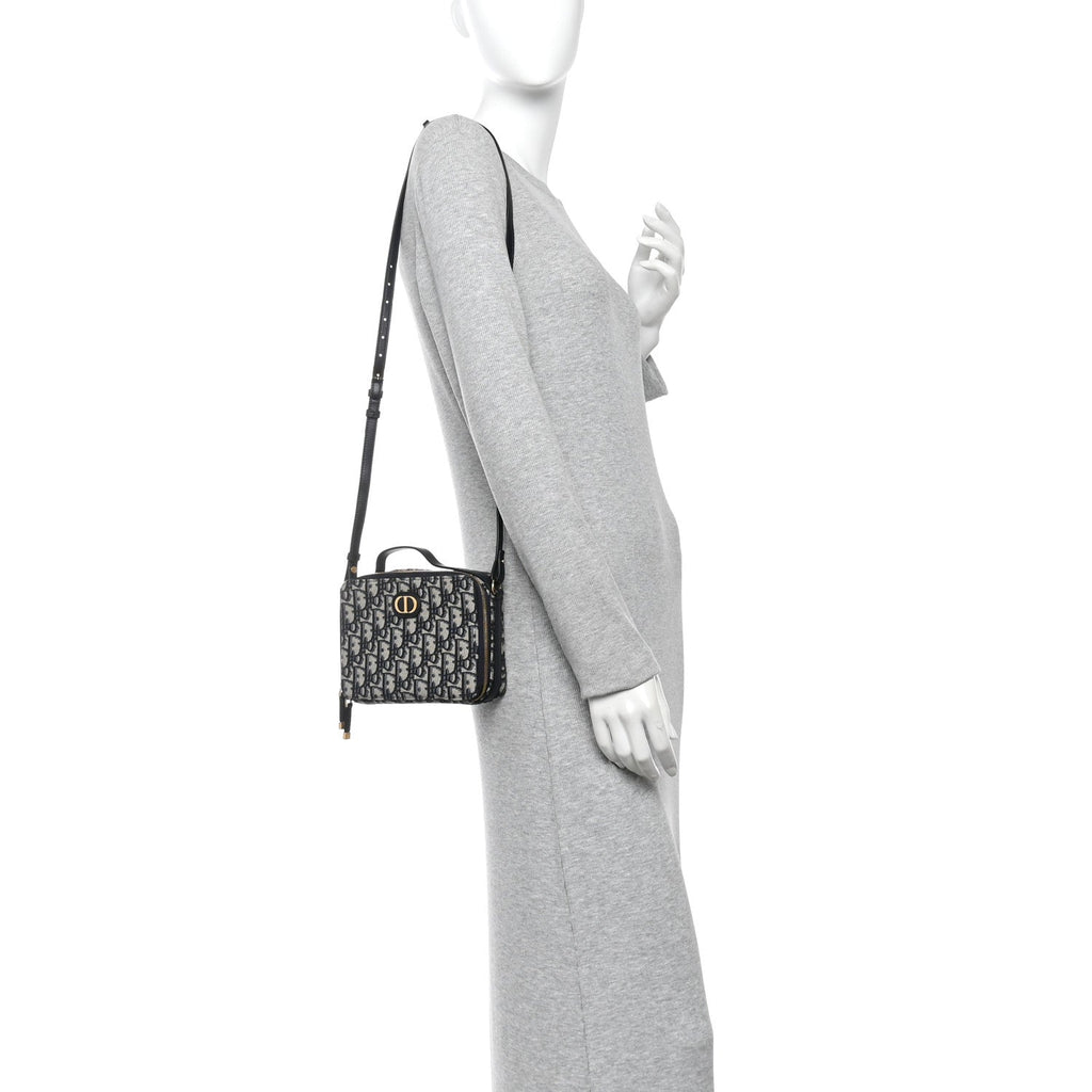 Oblique 30 Montaigne Top Handle Box Bag Blue wholesalehk.shop