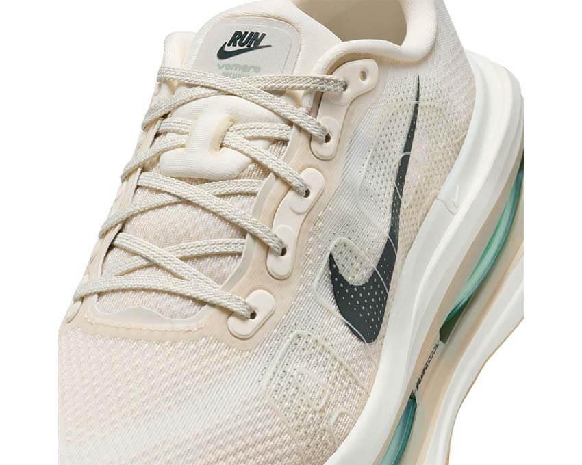 Nike Vomero Premium "Sanddrift"