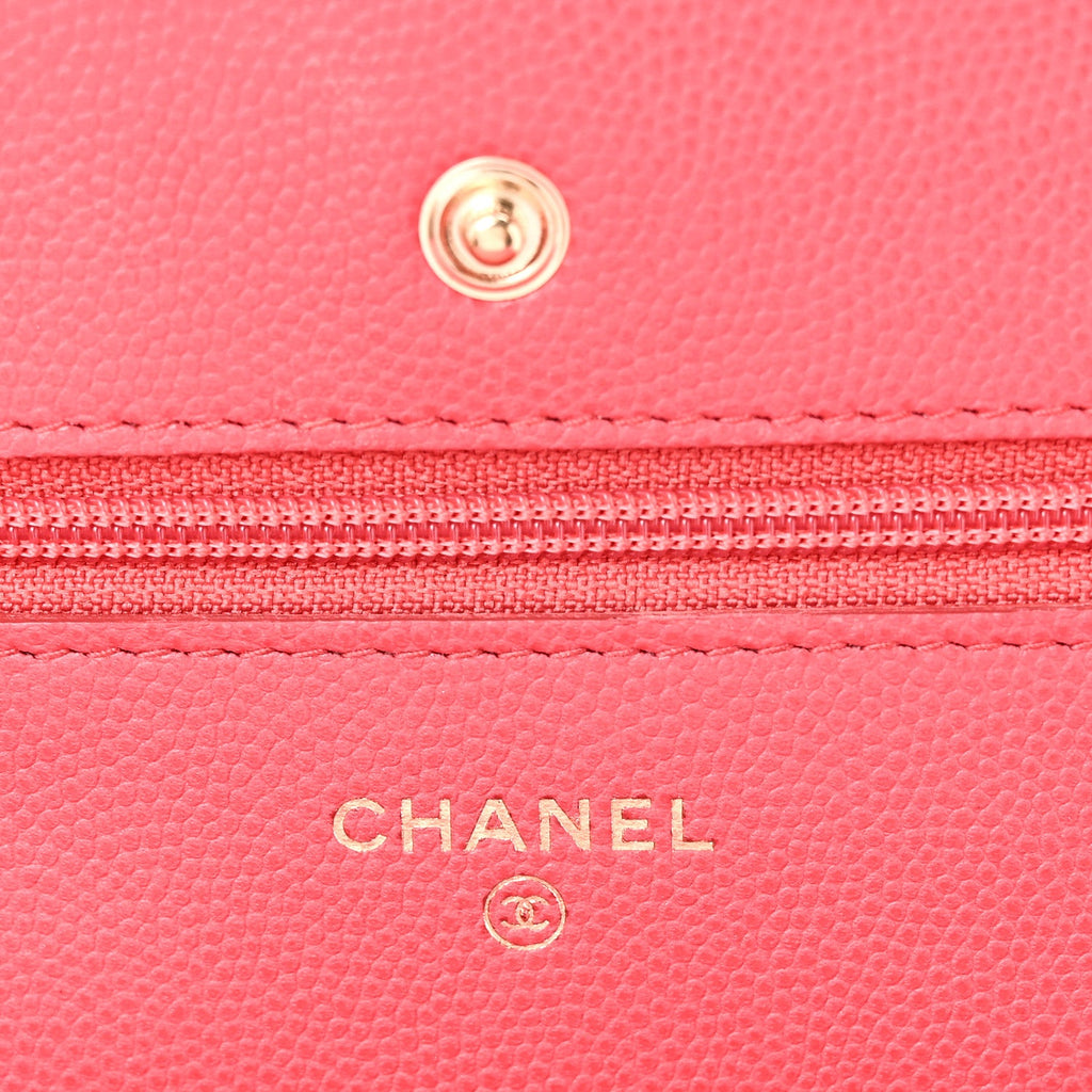 Caviar Quilted Wallet on Chain WOC Pink wholesalehk.shop