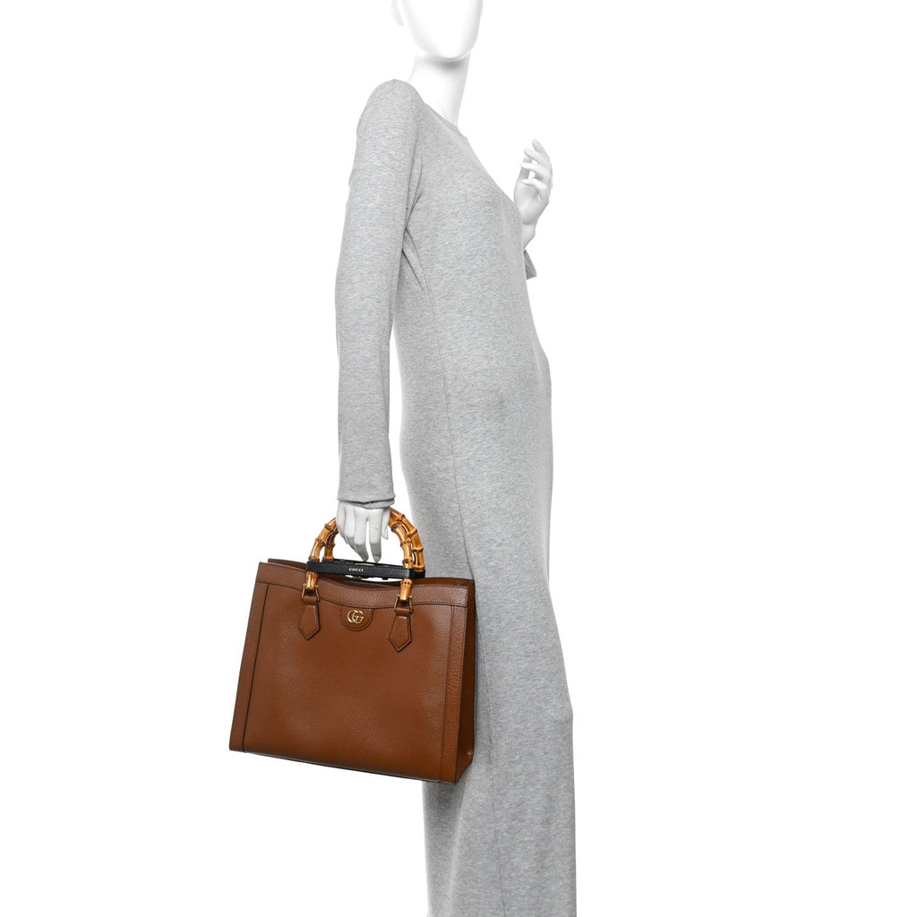 Textured Dollar Calfskin Medium Diana Tote Bag Cuir Black Cuir Black wholesalehk.shop