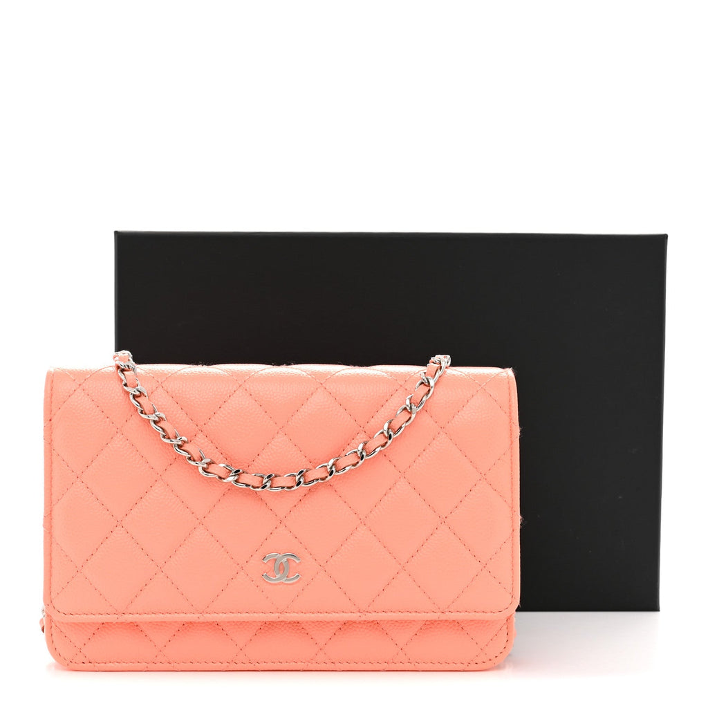 Caviar Quilted Wallet on Chain WOC Coral wholesalehk.shop