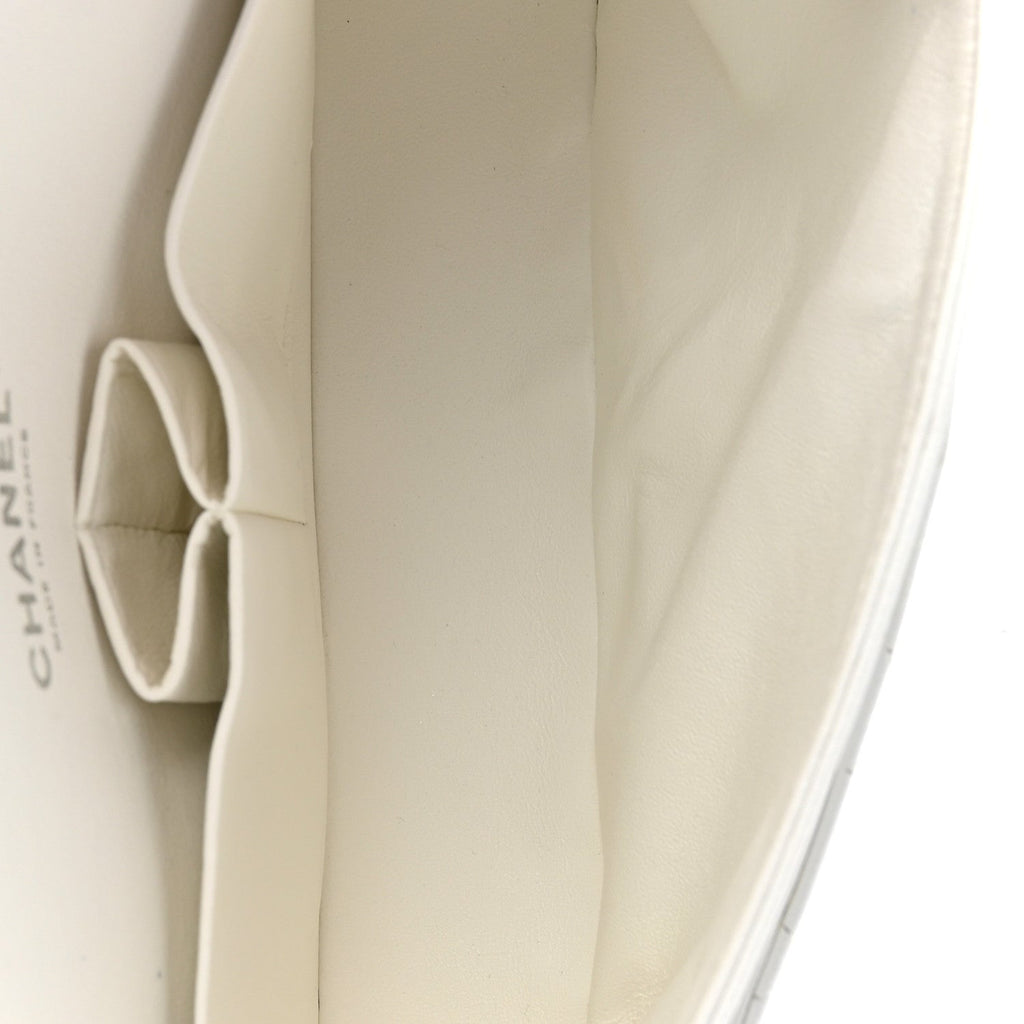 Caviar Quilted Medium Double Flap White wholesalehk.shop
