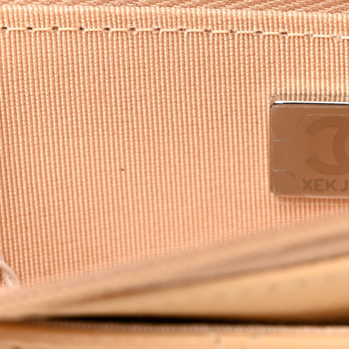 Caviar Quilted Wallet on Chain WOC Beige wholesalehk.shop