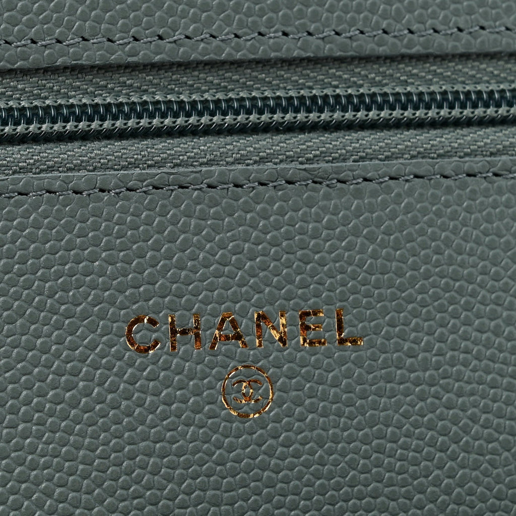 Caviar Quilted Wallet on Chain WOC Light Blue wholesalehk.shop