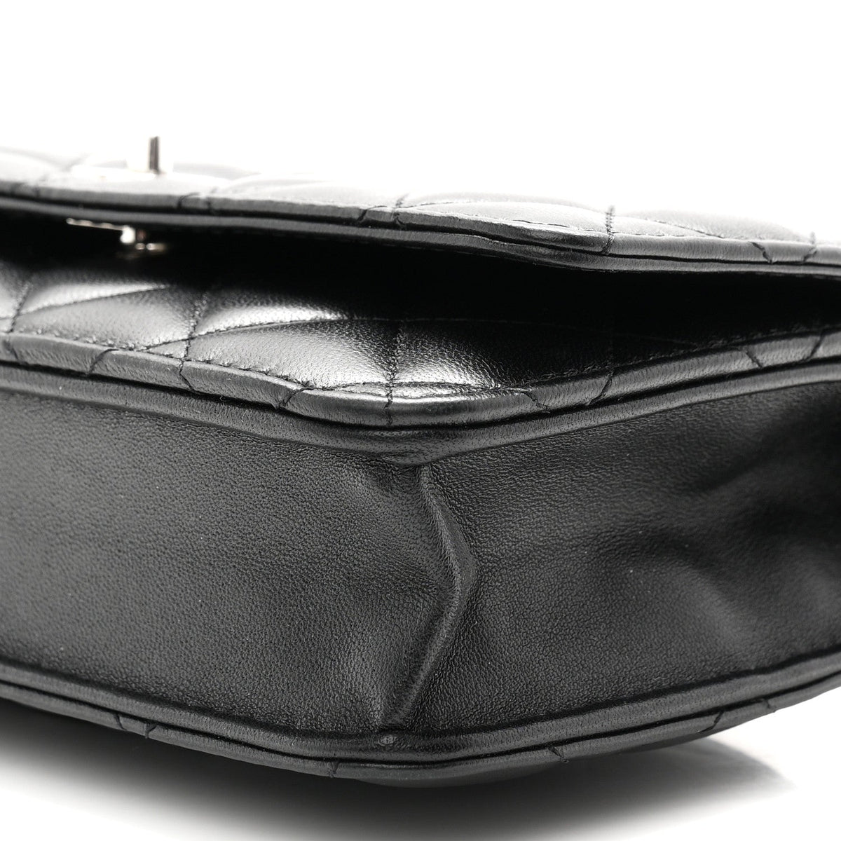 Lambskin Quilted CC Turnlock Wallet On Chain WOC Black wholesalehk.shop